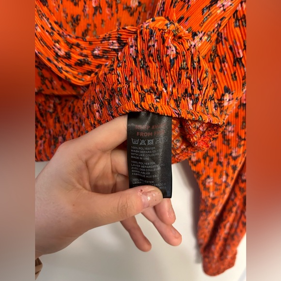 Urban Outfitters Cropped Plisse Wrap Top - Picture 6 of 9